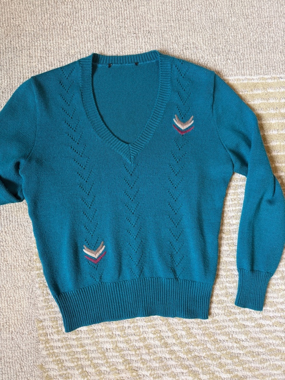 Vintage Knit Teal V-Neck Women's Sweater with Chevron Stitch Detail